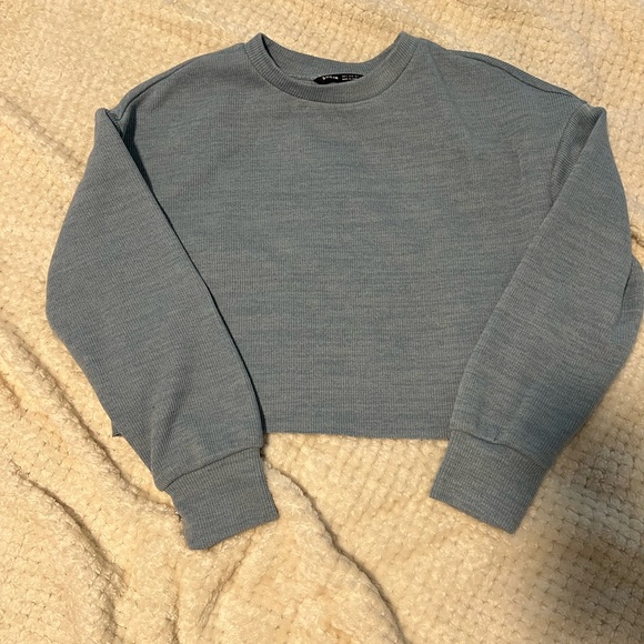 Light Blue Cropped Sweater - Picture 2 of 3